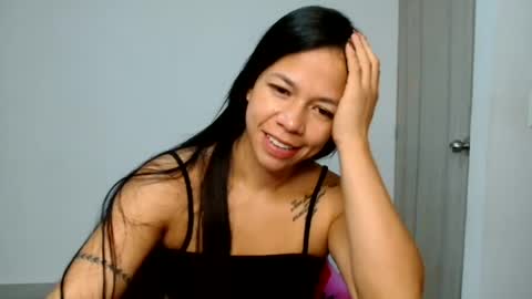 Snapshot of laura_macias chatting on 08-01-26, 09:19 lau online show from 08-01-26, 09:19