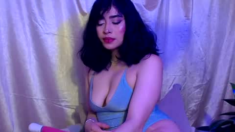 laura_pink01 online show from 03-02-25, 12:42