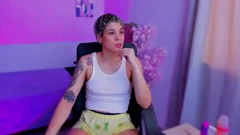 Laura Rose online show from 12-01-25, 05:40