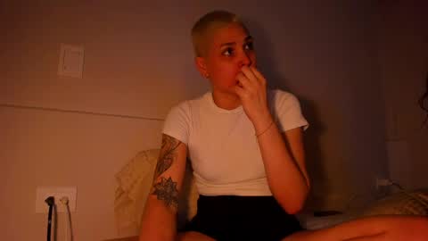 Laura Rose online show from 04-24-26, 03:09