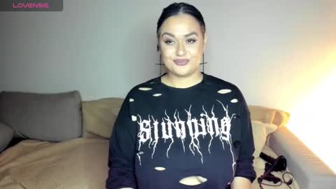 Snapshot of laura_sinner chatting on 10-23-25, 04:50 Laura online show from 10-23-25, 04:50