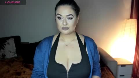 Snapshot of laura_sinner chatting on 11-16-25, 04:45 Laura online show from 11-16-25, 04:45