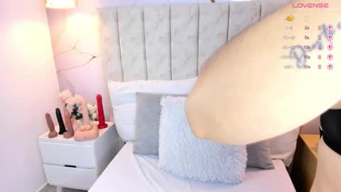 Laura Smith online show from 12-20-25, 06:59