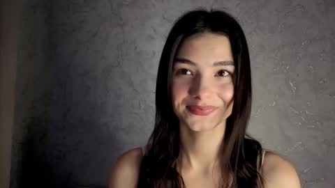 Snapshot of lauraback chatting on 02-09-26, 08:29 Laura online show from 02-09-26, 08:29