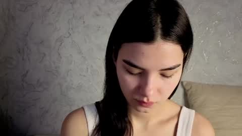 Snapshot of lauraback chatting on 03-06-26, 08:33 Laura online show from 03-06-26, 08:33