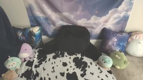 Snapshot of laurachan chatting on 03-09-26, 01:20 LauraChan online show from 03-09-26, 01:20