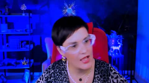 lauradavidsons online show from 11-28-25, 01:14