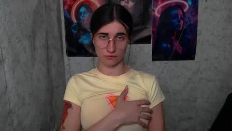 Laura online show from 06-04-26, 12:00