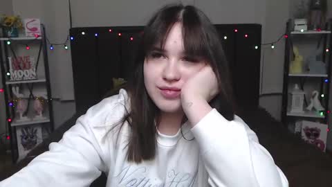 LauraHlot online show from 02-09-25, 12:28