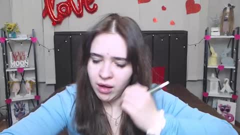 LauraHlot online show from 02-13-25, 01:29