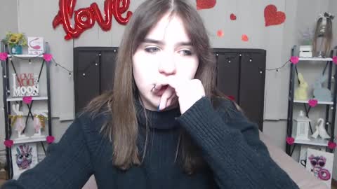 LauraHlot online show from 02-24-25, 12:30