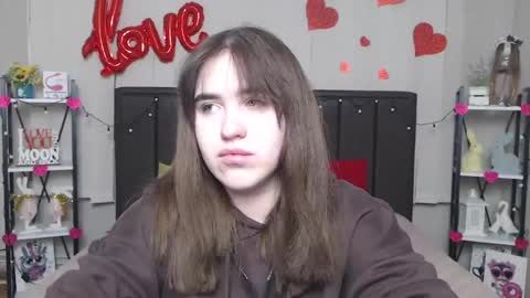 LauraHlot online show from 02-24-25, 10:03