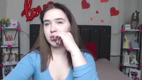 LauraHlot online show from 02-26-25, 06:11