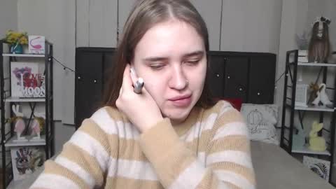 LauraHlot online show from 11-16-25, 07:08