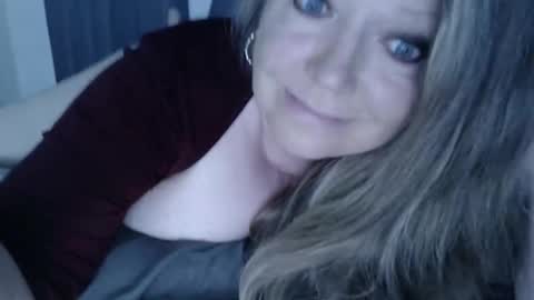 lauralust online show from 05-05-26, 04:31
