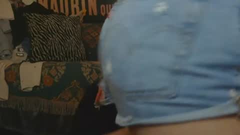 Lilian Banks online show from 06-24-26, 09:36