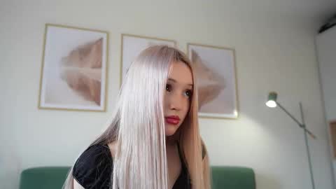 Snapshot of lauramusk chatting on 09-18-25, 08:49 Laura online show from 09-18-25, 08:49