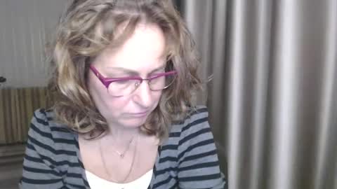 Lauraoven1 online show from 12-22-24, 03:33