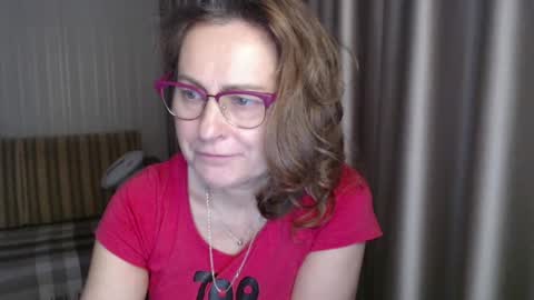 Lauraoven1 online show from 01-12-25, 12:01