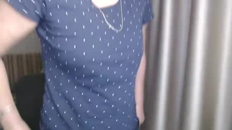 Lauraoven1 online show from 01-17-25, 07:19