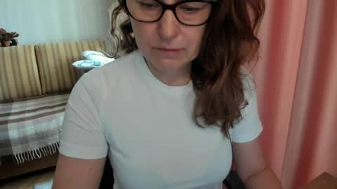 Lauraoven1 online show from 03-27-26, 06:52