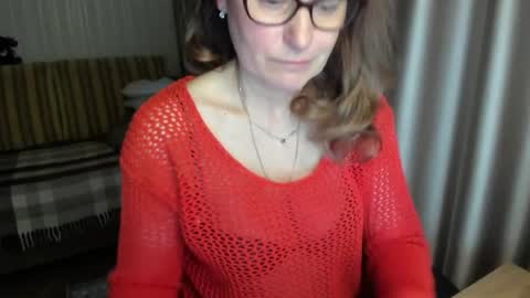 Snapshot of lauraoven1 chatting on 04-27-26, 05:55 Lauraoven1 online show from 04-27-26, 05:55