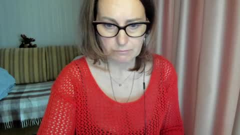 Snapshot of lauraoven1 chatting on 04-30-26, 02:34 Lauraoven1 online show from 04-30-26, 02:34