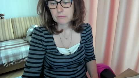 Snapshot of lauraoven1 chatting on 05-03-26, 09:59 Lauraoven1 online show from 05-03-26, 09:59