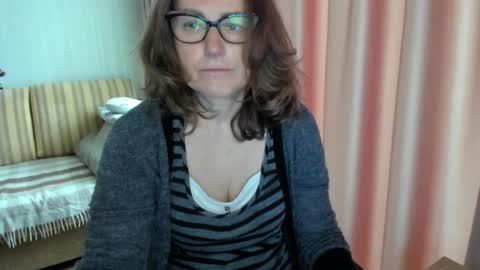 Snapshot of lauraoven1 chatting on 05-12-26, 07:49 Lauraoven1 online show from 05-12-26, 07:49