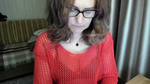 Snapshot of lauraoven1 chatting on 05-31-26, 07:04 Lauraoven1 online show from 05-31-26, 07:04