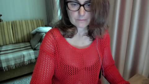 Snapshot of lauraoven1 chatting on 06-13-26, 07:28 Lauraoven1 online show from 06-13-26, 07:28