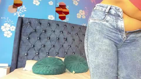 Snapshot of laurasmith_1 chatting on 06-03-26, 11:02 Laura online show from 06-03-26, 11:02