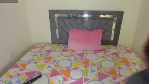 laurasofia01 online show from 04-05-26, 12:41