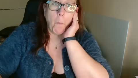 Snapshot of laureanne50 chatting on 02-24-25, 02:58 laureanne online show from 02-24-25, 02:58