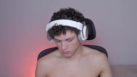 Laureent online show from 10-13-25, 07:08