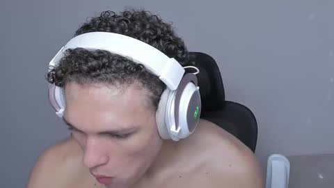 Laureent online show from 10-23-25, 07:12