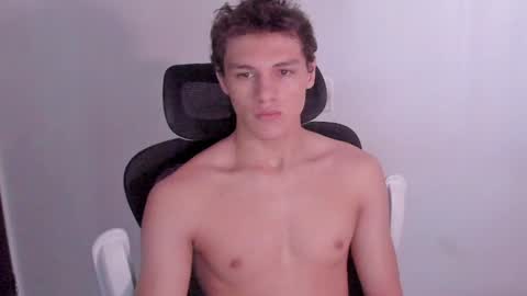 Laureent online show from 04-04-26, 01:52