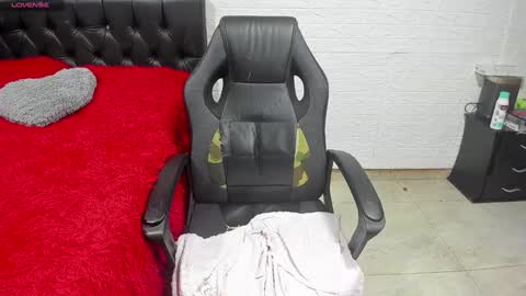 Snapshot of lauren_ashlee chatting on 12-18-24, 04:39 Lauren Independent model online show from 12-18-24, 04:39