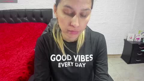 Snapshot of lauren_ashlee chatting on 12-24-24, 04:08 Lauren Independent model online show from 12-24-24, 04:08