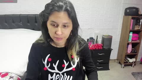 Snapshot of lauren_ashlee chatting on 12-31-24, 01:08 Lauren Independent model online show from 12-31-24, 01:08