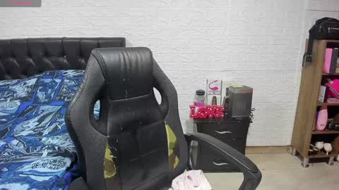 Snapshot of lauren_ashlee chatting on 01-13-25, 10:24 Lauren Independent model online show from 01-13-25, 10:24