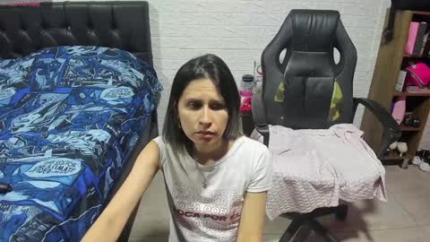 Snapshot of lauren_ashlee chatting on 01-14-25, 01:26 Lauren Independent model online show from 01-14-25, 01:26