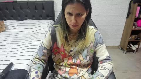 Snapshot of lauren_ashlee chatting on 01-17-25, 05:30 Lauren Independent model online show from 01-17-25, 05:30