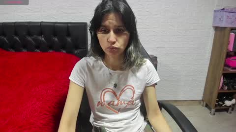 Snapshot of lauren_ashlee chatting on 01-21-25, 04:16 Lauren Independent model online show from 01-21-25, 04:16