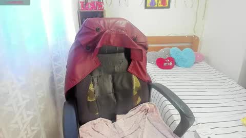 Snapshot of lauren_ashlee chatting on 10-19-25, 04:18 Lauren Independent model online show from 10-19-25, 04:18