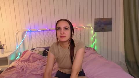 Snapshot of laurencerebillard chatting on 12-21-25, 09:27 Victoria online show from 12-21-25, 09:27