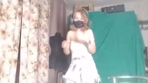 Snapshot of laurenehadson chatting on 07-28-26, 06:20 Marge online show from 07-28-26, 06:20