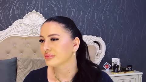 Laura online show from 03-22-26, 02:42