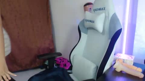 Lauren online show from 01-15-25, 03:18