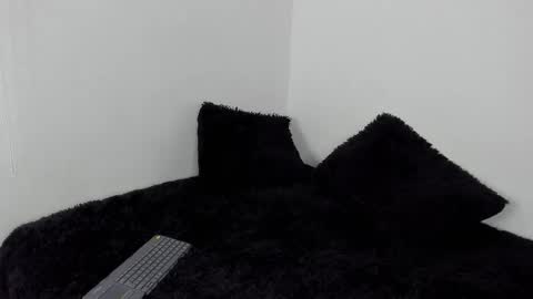 laurensmith9 online show from 10-08-25, 12:47